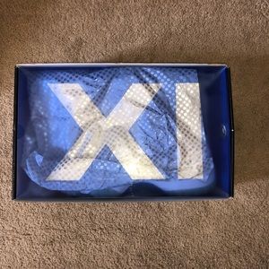 Air Jordan 11 Legend Blue